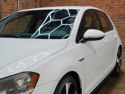 Used 2015 Volkswagen GTI S FWD image 22