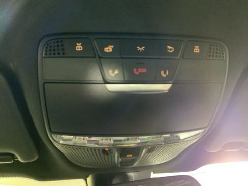 Used 2018 Mercedes-Benz GLC 300 4MATIC image 24