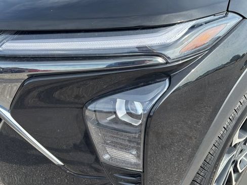 Used 2025 Chevrolet Trax RS w/ Sunroof Package FWD image 26