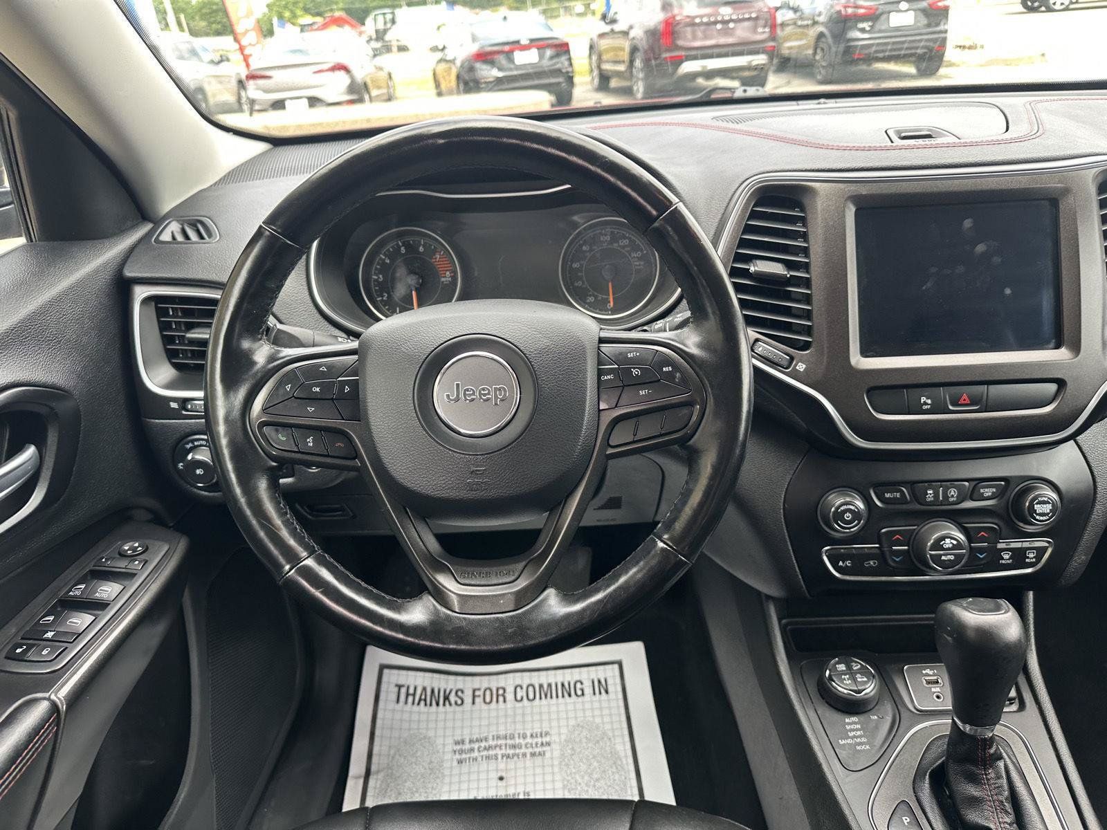 Used 2021 Jeep Cherokee Trailhawk w/ Comfort & Convenience Group AWD/4WD image 34