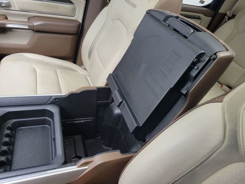 Used 2019 RAM 1500 Laramie image 32