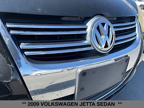 Used 2009 Volkswagen Jetta Sedan FWD image 9