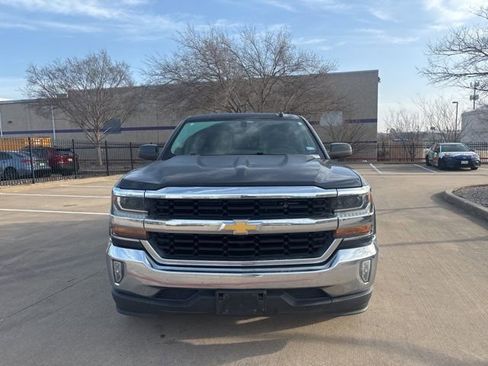 Used 2018 Chevrolet Silverado 1500 LT w/ Texas Edition image 2