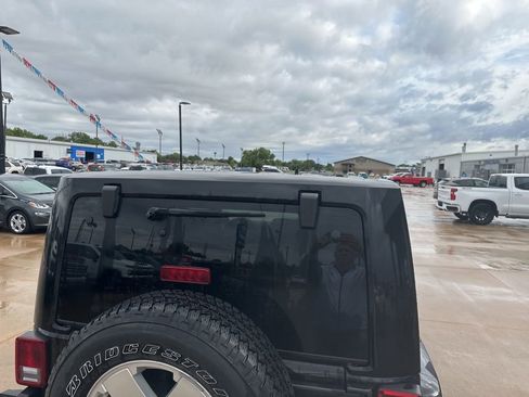 Used 2012 Jeep Wrangler Sahara AWD/4WD image 27