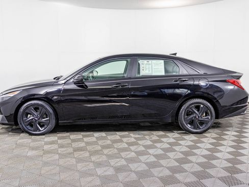 Used 2022 Hyundai Elantra SEL w/ Cargo Package image 14