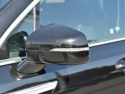 Used 2024 Kia Sorento S FWD image 13