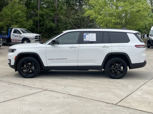 Used 2025 Jeep Grand Cherokee L Altitude AWD/4WD image 6