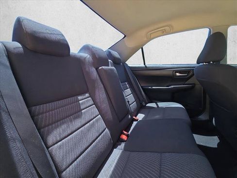 Used 2017 Toyota Camry LE FWD image 18