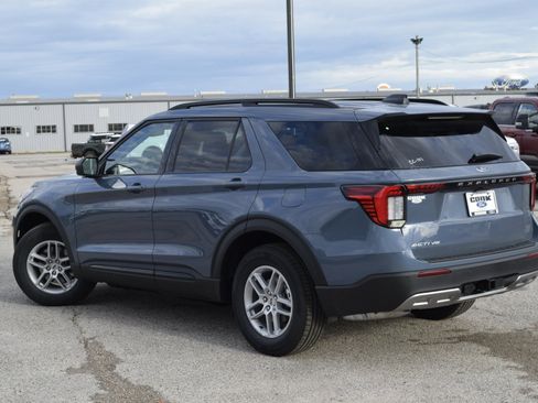 New 2026 Ford Explorer Active w/ Active Comfort Package image 4