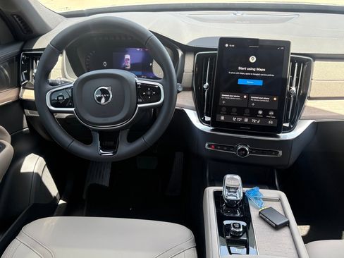 New 2026 Volvo XC90 B6 Plus w/ Protection Package Premier image 10