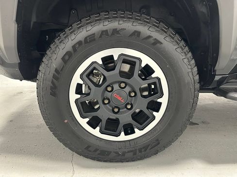 Used 2025 Toyota 4Runner TRD Off-Road Premium AWD/4WD image 66