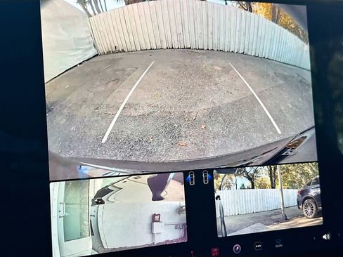 Used 2022 Tesla Model S Plaid image 13