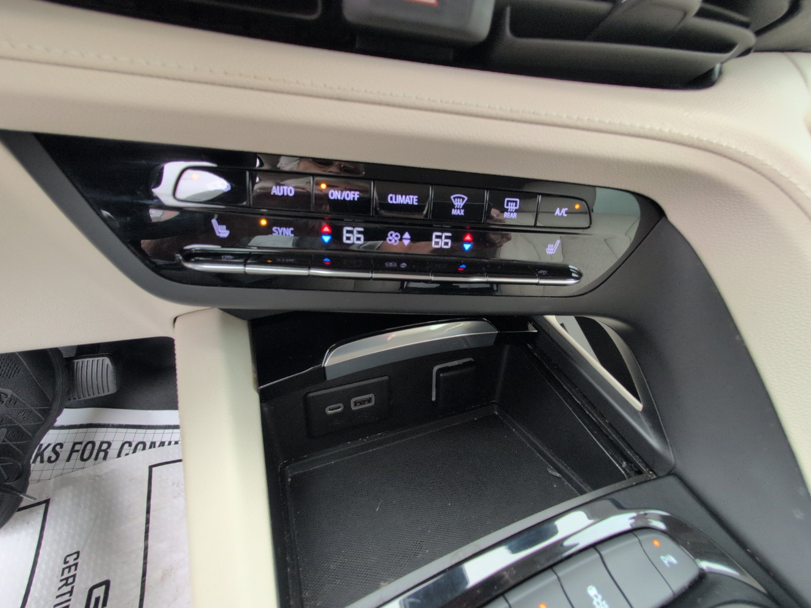 Used 2022 Buick Envision Essence w/ Safety Package FWD image 26