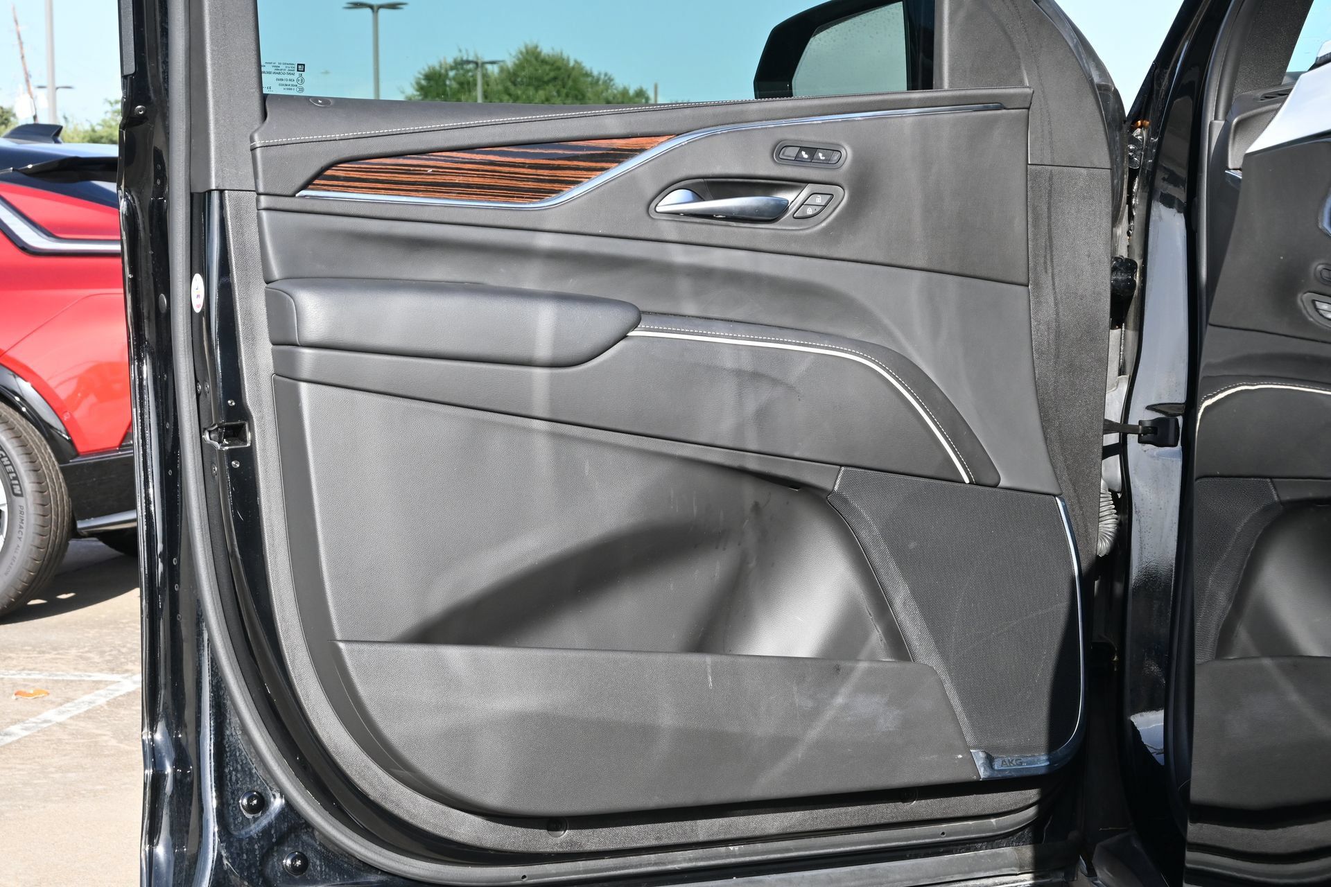 Used 2024 Cadillac Escalade Luxury RWD image 20