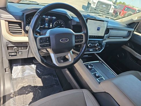 Used 2024 Ford Expedition Max Limited AWD/4WD image 16