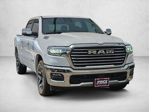 Used 2025 RAM 1500 Laramie AWD/4WD image 3