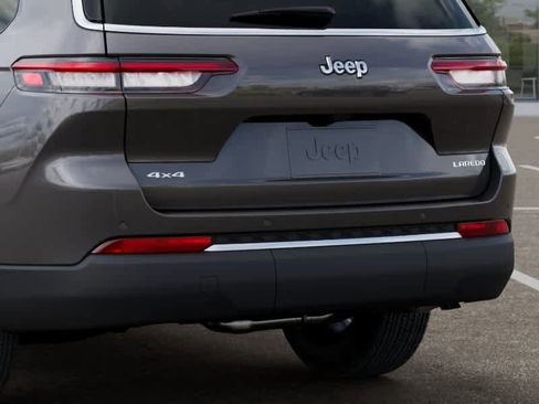 New 2025 Jeep Grand Cherokee L Laredo w/ Luxury Tech Group I AWD/4WD image 13