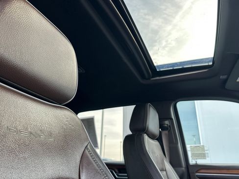 Used 2022 GMC Sierra 1500 Denali w/ Denali Reserve Package image 16