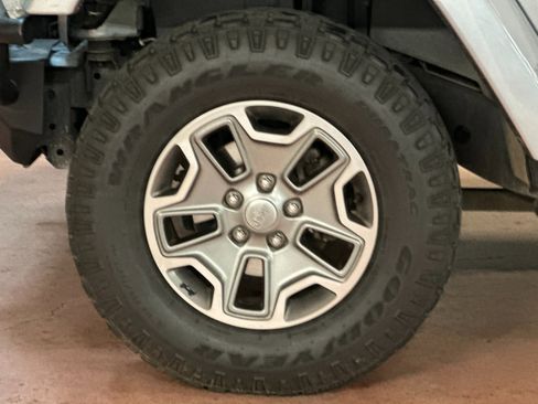 Used 2013 Jeep Wrangler Unlimited Rubicon w/ Dual Top Group image 22