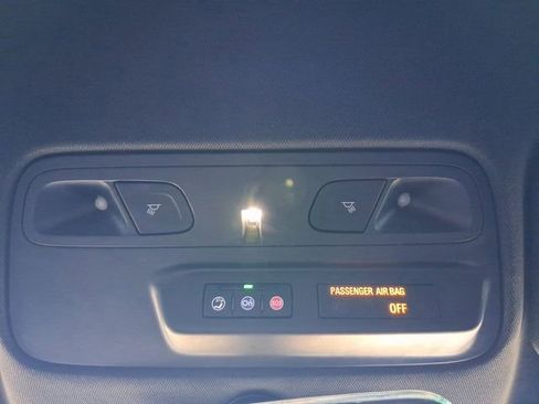 Used 2019 Chevrolet Camaro LT w/ Technology Package image 7