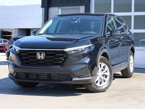 Used 2025 Honda CR-V LX image 3