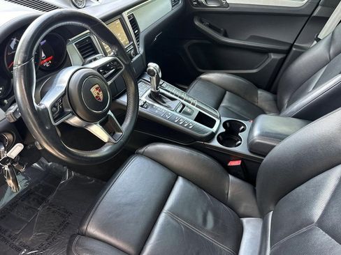 Used 2015 Porsche Macan Turbo AWD/4WD image 4