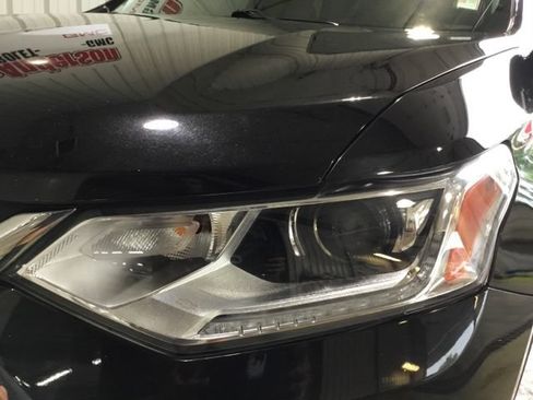 Used 2019 Chevrolet Traverse LT w/ LPO, Floor Liner Package AWD/4WD image 7