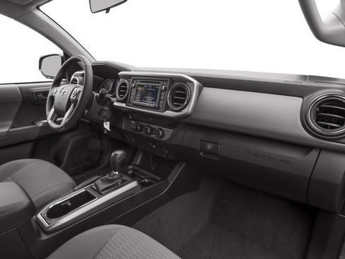 Used 2017 Toyota Tacoma SR5 w/ SR5 Appearance Package (SM) AWD/4WD image 16
