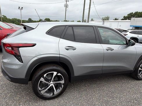 New 2026 Chevrolet Trax RS FWD image 8