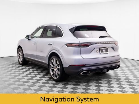 Used 2023 Porsche Cayenne AWD/4WD image 3
