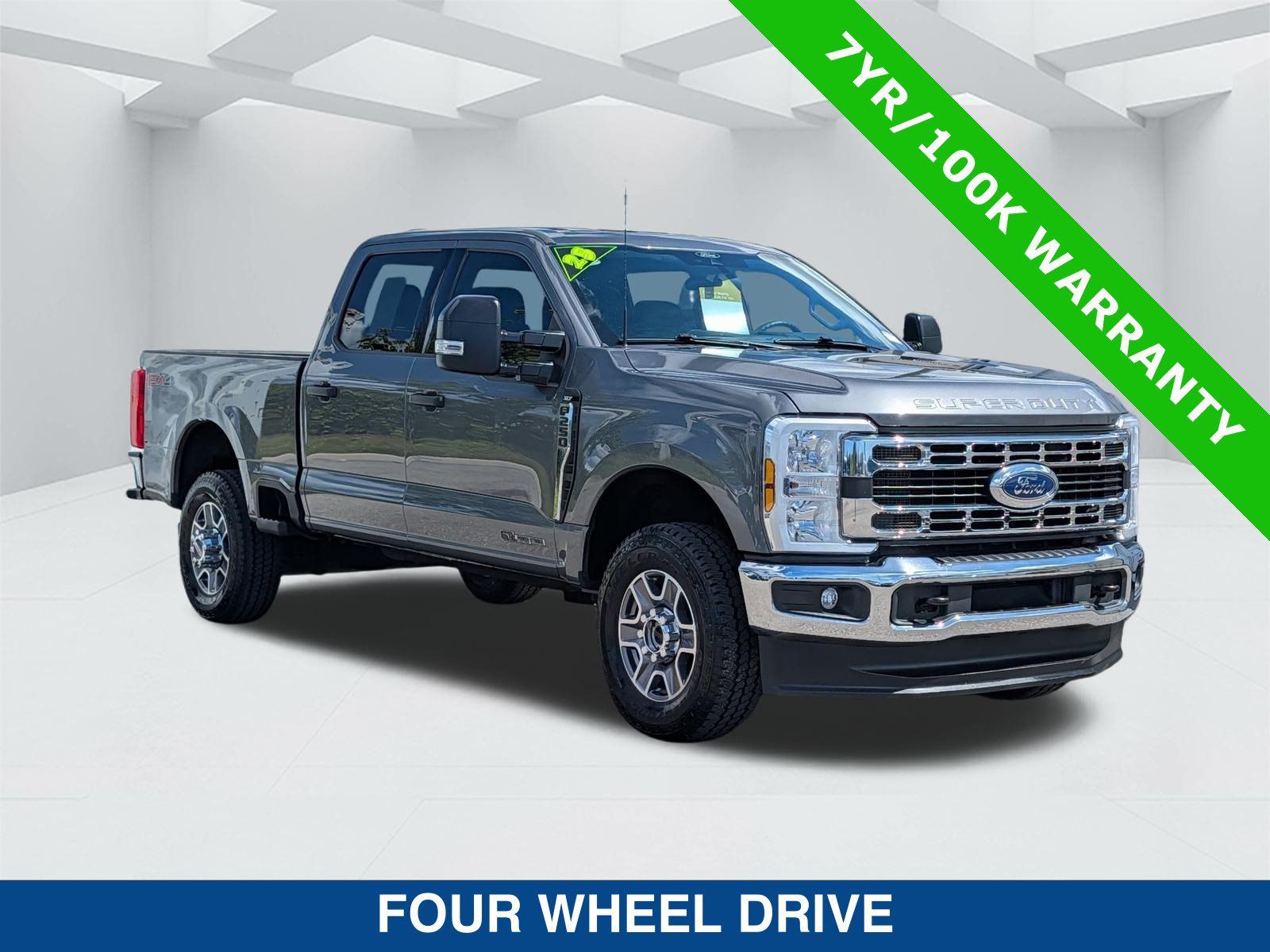Certified 2025 Ford F250 XLT w/ FX4 Off-Road Package AWD/4WD image 3