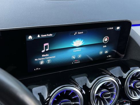 Certified 2022 Mercedes-Benz GLA 250 4MATIC image 18