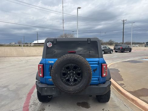 Used 2023 Ford Bronco Wildtrak image 6