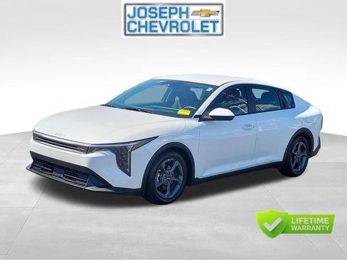 Used 2025 Kia K4 FWD image 2