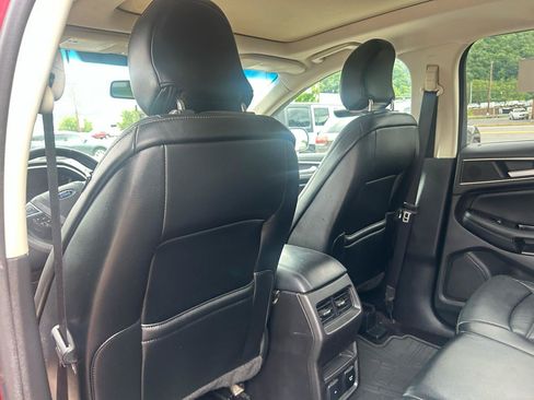 Used 2016 Ford Edge SEL w/ Equipment Group 201A AWD/4WD image 36