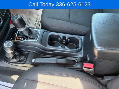 Used 2022 Jeep Wrangler Unlimited Sport AWD/4WD image 18