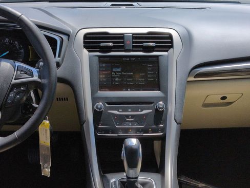 Used 2013 Ford Fusion SE FWD image 28