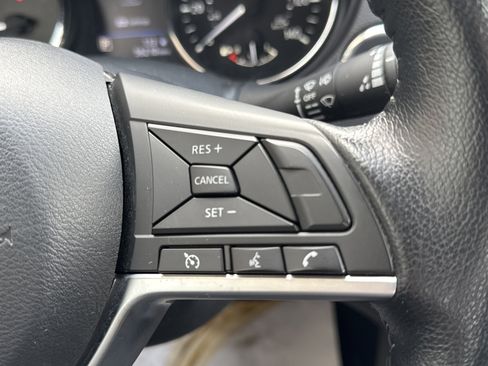 Used 2021 Nissan Rogue Sport SV image 18