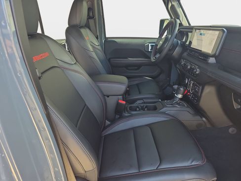 Used 2024 Jeep Wrangler Unlimited Rubicon AWD/4WD image 10