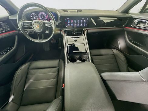 Used 2025 Porsche Panamera RWD image 13