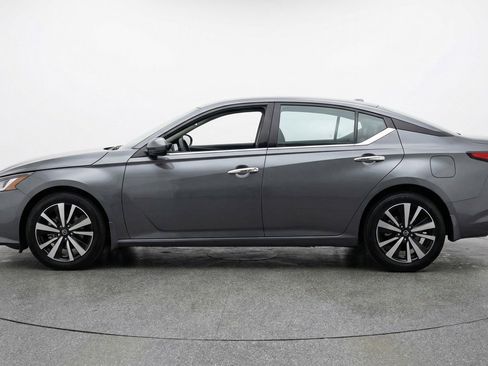 Used 2025 Nissan Altima 2.5 SV image 5