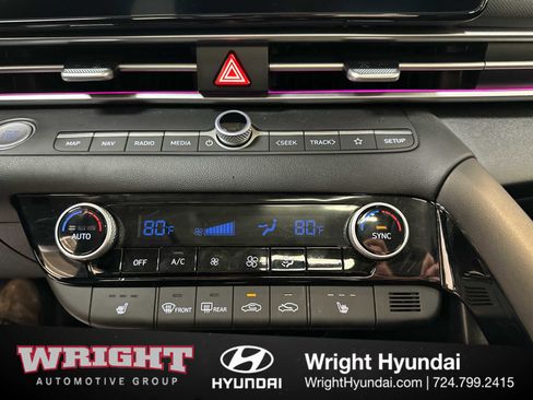 Certified 2025 Hyundai Elantra SEL image 28