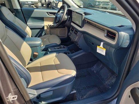 New 2025 Ford Maverick Lariat w/ 4K Tow Package AWD/4WD image 13