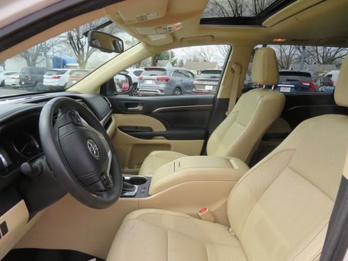 Used 2015 Toyota Highlander Limited image 13