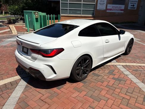 Used 2024 BMW 430i Coupe w/ M Sport Package RWD image 3