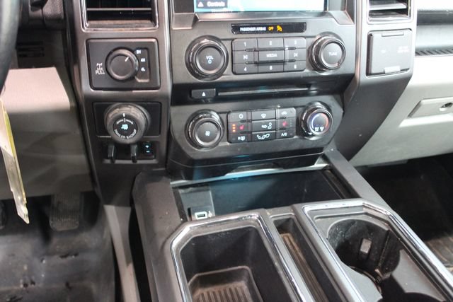 Used 2017 Ford F150 XLT w/ Equipment Group 302A Luxury AWD/4WD image 19