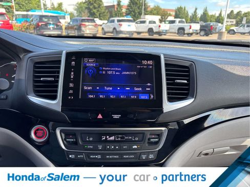 Used 2018 Honda Pilot Touring image 16