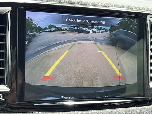 Used 2024 Chrysler Pacifica Touring-L FWD image 36