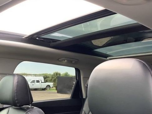 Used 2022 Kia Sorento S w/ Panoramic Sunroof Package AWD/4WD image 14