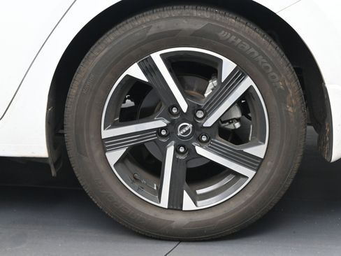 Certified 2024 Nissan Sentra SV image 18